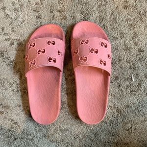 pink gucci slides